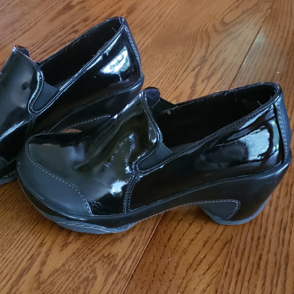 Dress up or down shoe